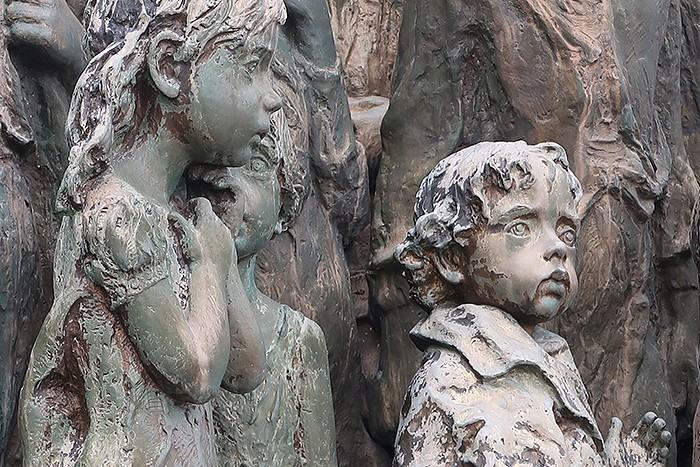 9 sculptures-children-of-lidice-czechoslovakia-czech-republic.jpg